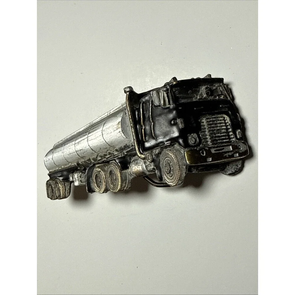 Vintage GAB Co 1982 Semi Truck Belt Buckle Fuel Tanker 18 Wheeler USA #238